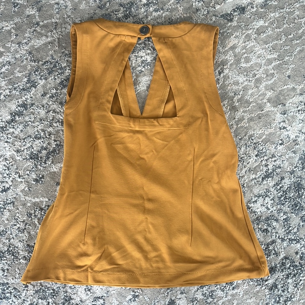 Mustard yellow top